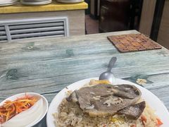 -溢香园昼夜抓饭店(揽秀园街店)