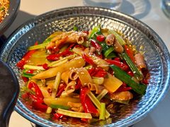 山椒酸菜爆鹅肠-麻六记(新天地店)