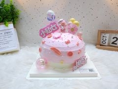 8寸球形乳脂奶油奶瓶小猪-Miss蜜思烘焙(城市广场店)