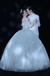 点击看大图 -挪娅婚纱摄影皇家会所