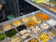 -愉肴麻辣香锅(中山路店)