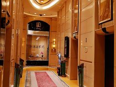 一楼电梯-上海红塔豪华精选酒店