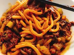 野蘑菇酸菜牛肉炒米粉-疆Jiang·新疆秘制料理