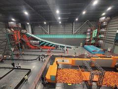 -极限PLAY运动娱乐新世界·团建派对潮玩休闲馆·室内蹦极高空游乐园