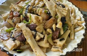 Pork and Bamboo Shoot Stir-Fry