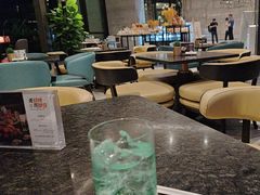 -星河吉酒店-BOND大堂吧·咖啡·简餐