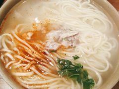 -亮亮面馆(经六路店)