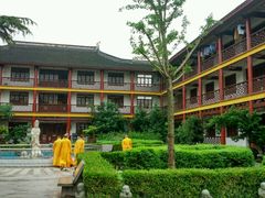 和尚住宿-上海青龙寺