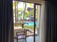 -三亚湾海居铂尔曼度假酒店