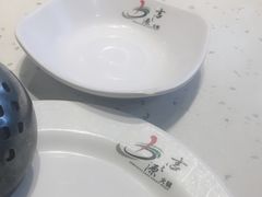 餐具摆设-吉之源火锅(吉之源丰都店)
