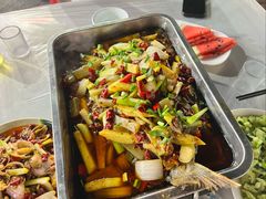 万州烤鱼-金渝海鲜烧烤万州烤鱼店