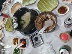 -鲁朗纳麦石锅鸡庄园