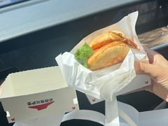 蜜汁鸡肉汉堡-必胜客(金元宝店)