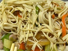 -日新铁锅焖面(坝上店)