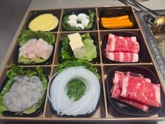 -海底捞火锅(中南盐城大有境夜宵主题店)