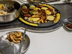 -山野的朋友露营炭火烤肉