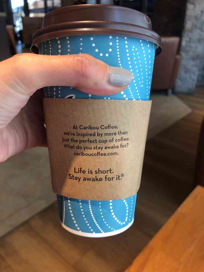 caribou coffee-"这家店的浓缩咖啡,美式咖啡,卡布奇诺还有.