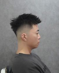 -变画·发型STUDIO