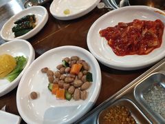 小菜碳生菜无限量-·缸桶屋·韩式牛肋条自助烤肉(西湖D11店)