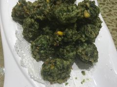 -老码头黑皮肘子锅包肉(赣水路店)