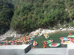 -安吉龙王山峡谷漂流