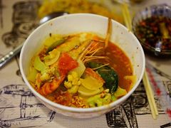 -席娜卡琳火车铁道夜市