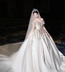 -衣贝姿婚纱礼服馆