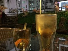 -layback cafe & bar