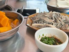 -黄利砖万峰林布依特色酸笋牛肉馆
