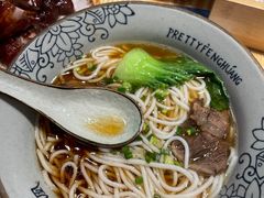 苗家清炖牛肉粉-俏凤凰(美林M·LIVE天地东座店)