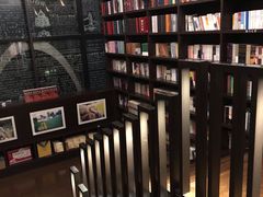 -钟书阁(松江泰晤士小镇店)