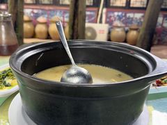 -土砂锅生态山庄·非遗砂锅雅鱼