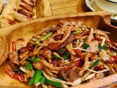 -老滇山寨•云南特色菜•地方菜•民族风情歌舞表演(金碧店)