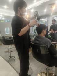 点击看大图 -八佰伴8008星级形象店