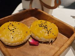 鲜花饼-沿途四季·云南菜·诗酒茶(蓝色港湾店)