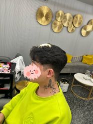 -即型男士理发工作室