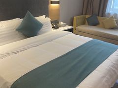 -雅斯特国际(广州白云火车站聚龙地铁站店)