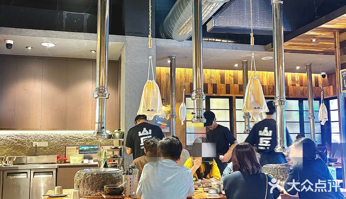 真的，这家岩石烤肉在琅西夜市没有对手！