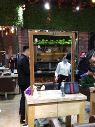 -震轩美容美发连锁店