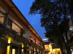 -胡桃里音乐餐厅(陶溪川店)(川湘赣菜·世界百大酒庄直供红酒·音乐表演)