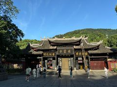 -峨眉山报国寺