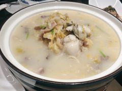 酸菜肚片烩生蚝-东莱馋房(陆家嘴店)
