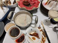 -红鼎豆捞·非遗鲍皇汤火锅(宝丰路店)