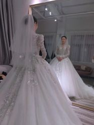 -Lady  Jane高端婚纱礼服馆