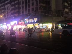 -食上东新街美食街区(民乐新都会店)