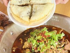 -大众跷脚牛肉馆·非遗传承单位(峨眉山店)