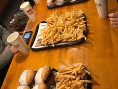 -The Habit Burger Grill 哈比特汉堡(复兴soho店)