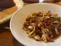 -头上红煨盐鸡·非遗院子餐厅