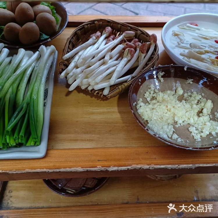 成都卡卡角角的网红火锅店-麒正火锅店