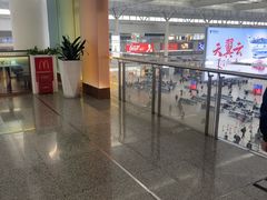 -麦当劳(上海虹桥站30B检票口楼上)